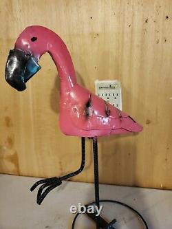 Metal Art Pink Flamingo Lot Of 2 Sculptures 22.5 Tall Bird Animal Figure Yard